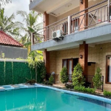 Wahyuga Sari Guest House Nita Salon & Spa Lembongan Extérieur photo